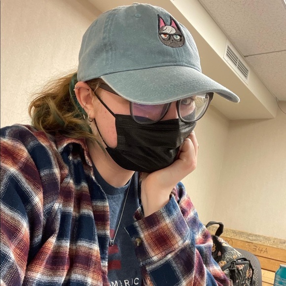 Meet your Posher, Taylor - Picture 1 of 1